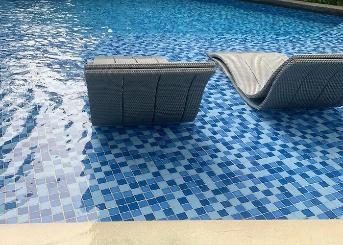 Calming Haven At Center With Netflix And Hi-speed Wi-fi Aparthotel Manila